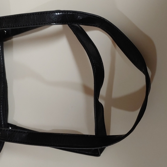 Nicole Miller 🆕 Shiny Leather Shoulder Bag - Picture 9 of 17